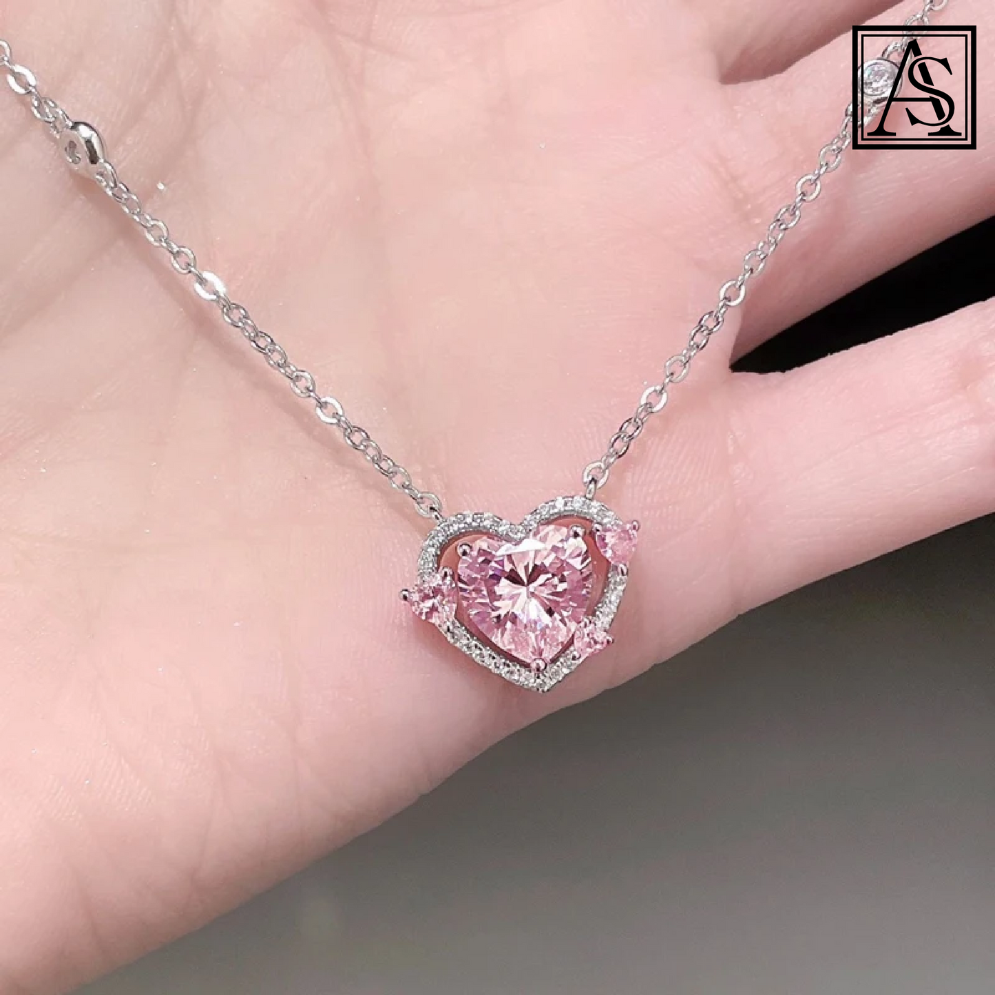 ASIL STORE 925 Sterling Silver Luxury Zircon Sweet Heart Dream necklace
Model number : 108
